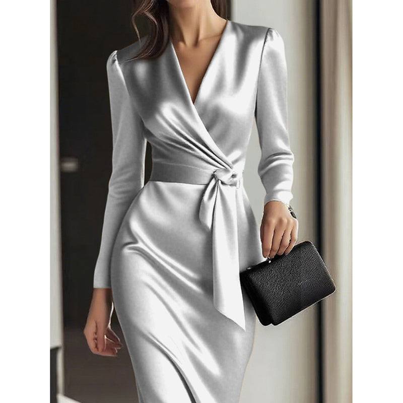 Robe Midi en Satin Bordeaux – Élégance Intemporelle et Silhouette Sculptée