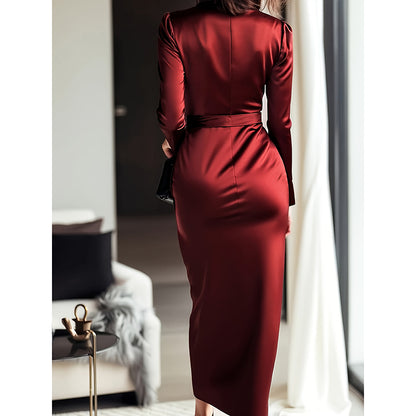 Robe Midi en Satin Bordeaux – Élégance Intemporelle et Silhouette Sculptée