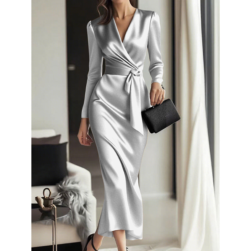 Robe Midi en Satin Bordeaux – Élégance Intemporelle et Silhouette Sculptée