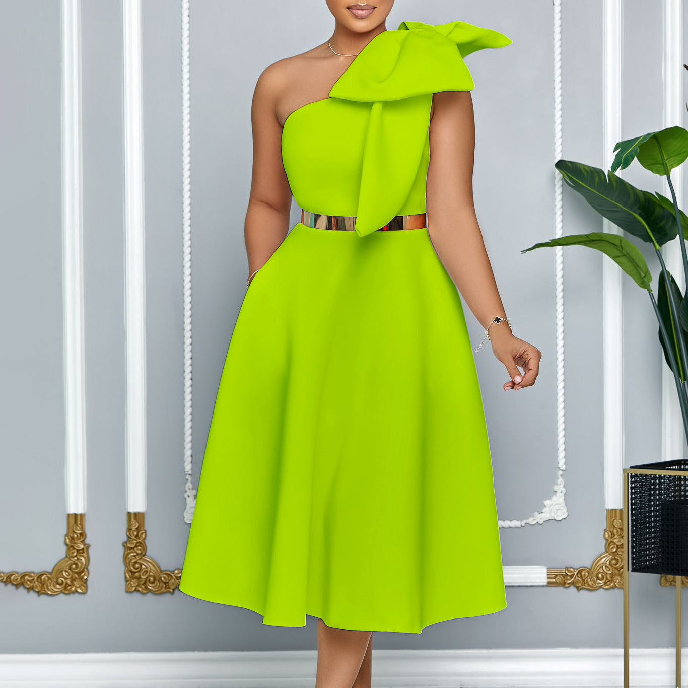 Robe Femme Nouveauté – Épaule Asymétrique avec Nœud.